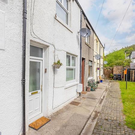 Cosy Town Centre Cottage Пийбълс Екстериор снимка